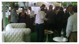 soiree HTC, location de canapés Chesterfield gonflables Paris